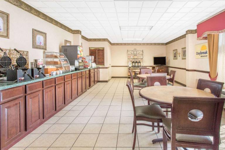 Days Inn by Wyndham Princeton — photo 4