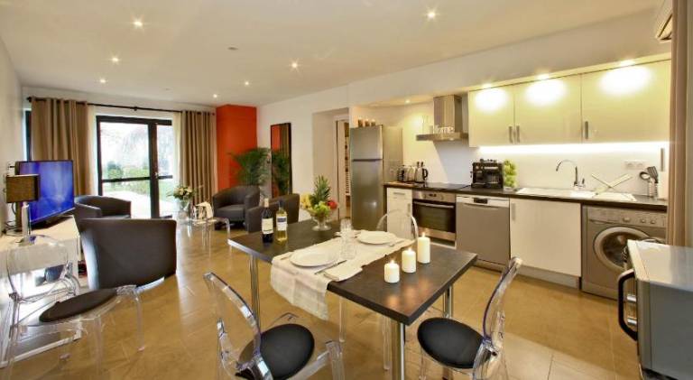 Serviced apartment for 4 persons — photo 2