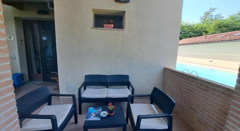 Vacation home with pool — photo 5