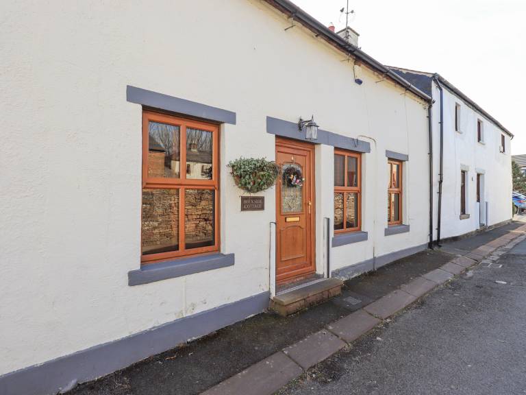 Fully equipped cottage with yard | Pets are welcome — photo 3