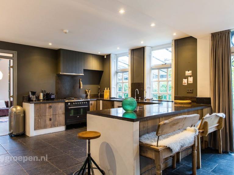 Fully equipped beautiful vacation home with garden & patio | Pets allowed — photo 3