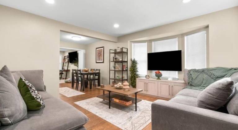 Big vacation home | Perfect for remote work | Pets are welcome in Dearborn, MI
