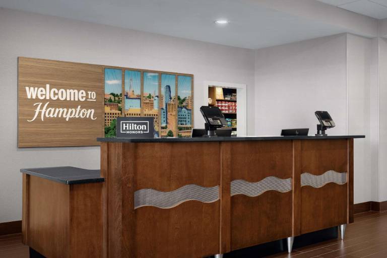 Hampton Inn & Suites Lynchburg — photo 5
