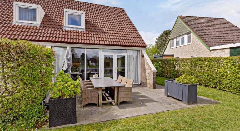 Beautiful vacation home with pool | Pets allowed in Groningen
