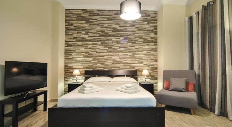 Holiday apartment with terrace | Pets allowed in Patras