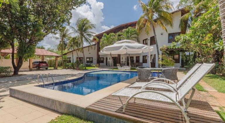 Spacious vacation home with pool | Close to the beach | Suitable for remote work | Pets are welcome in Caucaia