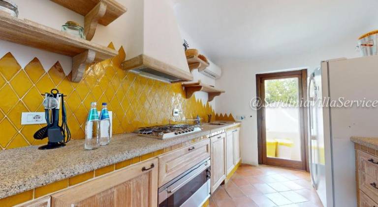 Villa with yard, private pool & patio — photo 4