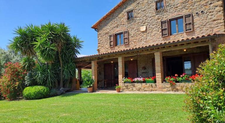 Villa with jacuzzi in Magliano in Toscana