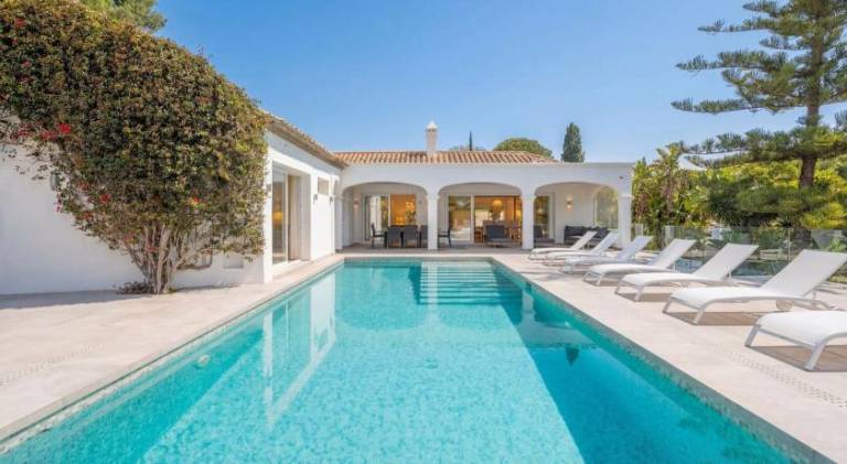 VACATION MARBELLA I Villa Promise, Private Hot Tub, Turquoise Pool, Sauna, Turkish Bath, GYM, Close in Estepona