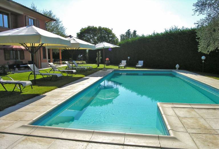 Villa with terrace, private pool & grill — photo 2