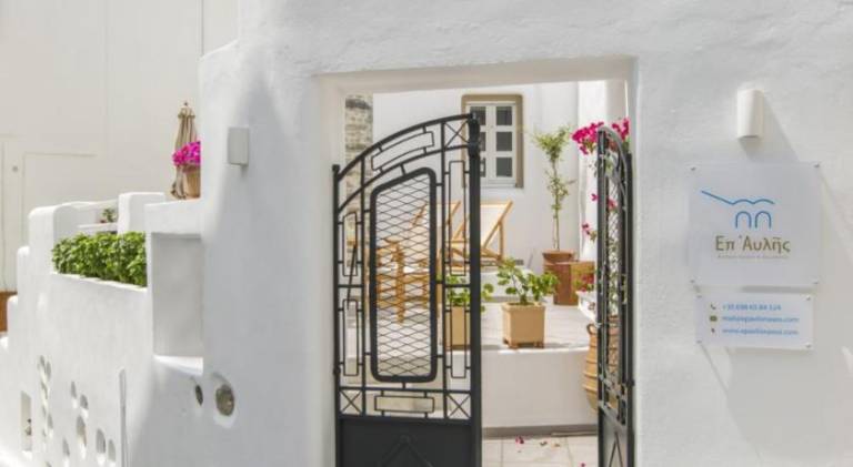 Apartment with patio, BBQ & garden in Naxos