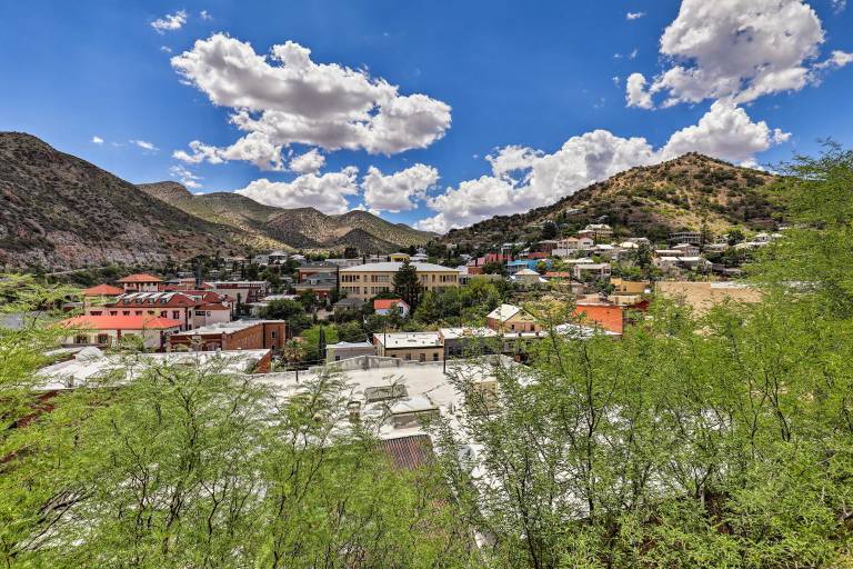 Home w/ Gas Grill - Walk to Bisbee Brewing Co — photo 3