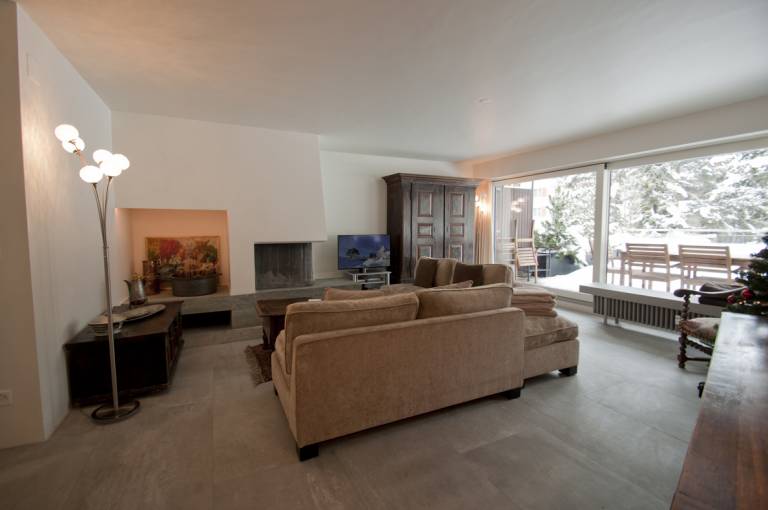 Apartment with patio | Mountain view — photo 3