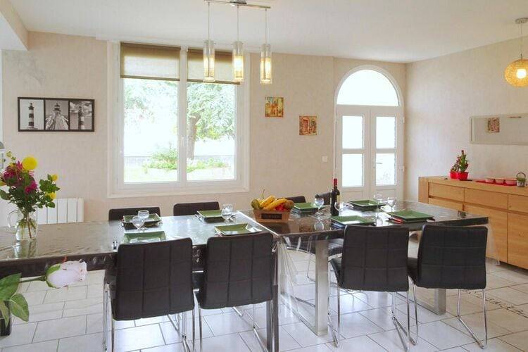 Fully equipped house with grill & yard | Pets allowed — photo 3