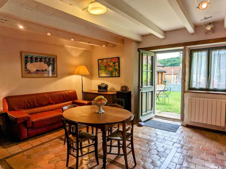 Cottage with BBQ — photo 4
