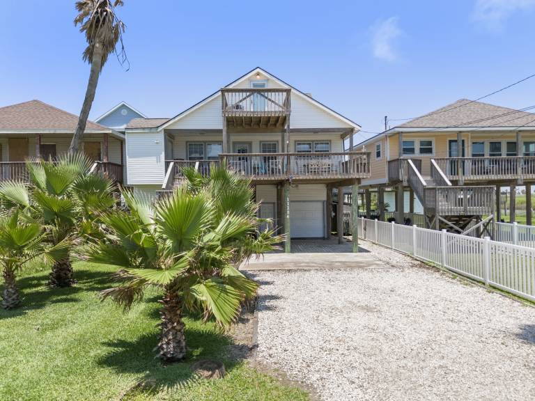 Seaview Island Getaway in Galveston, TX