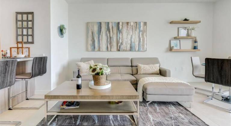 Lovely vacation home with pool | Beach nearby | Pet-friendly — photo 2