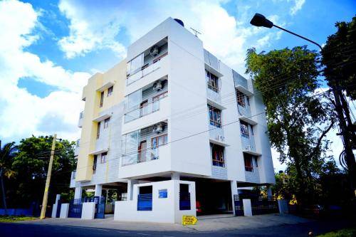 UNNATHI SUITES