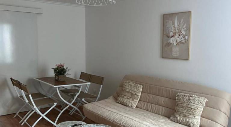 Charming holiday apartment with pool | Pet-friendly in Châlons-en-Champagne