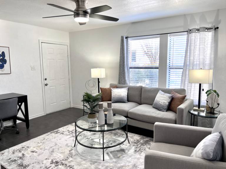 I65 – World Cup Stay - 18 min to AT&T - Sleeps 2 - Public Transit — photo 4