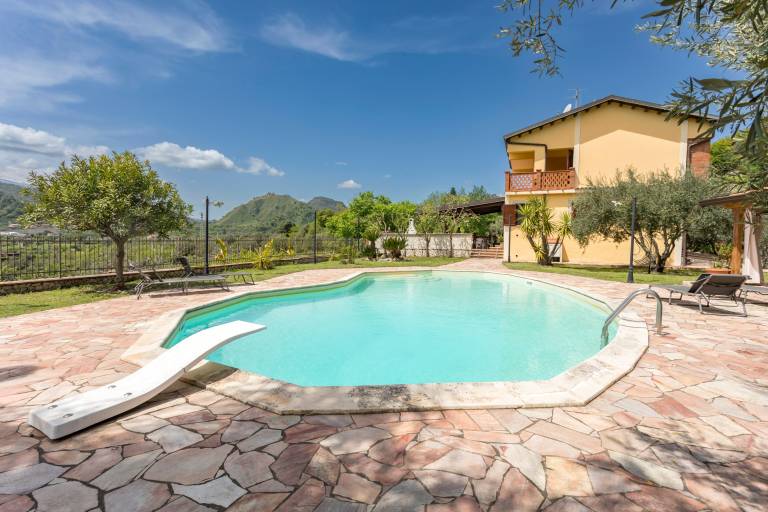 Villa 'Etnamare' with Pool and Mountain Views — photo 5