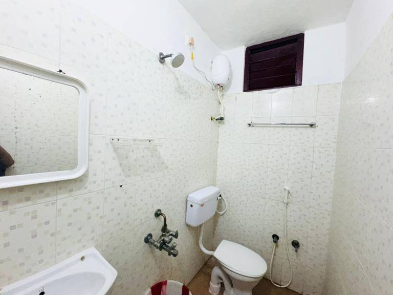 Bed and breakfast  Nungambakkam