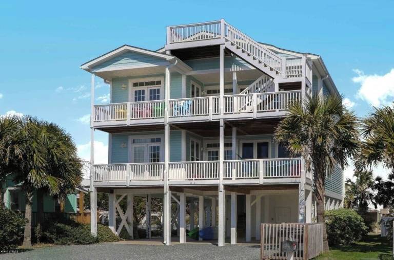 House  Oak Island