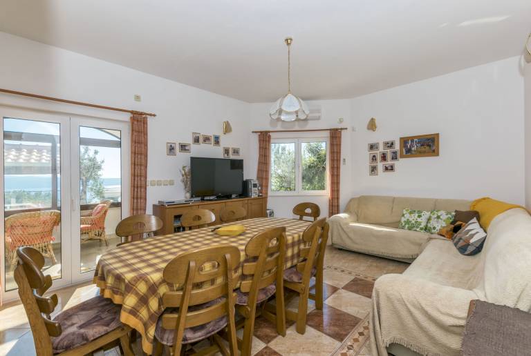Fully equipped house with private pool, yard & barbeque | Garden view | Pets allowed — photo 4