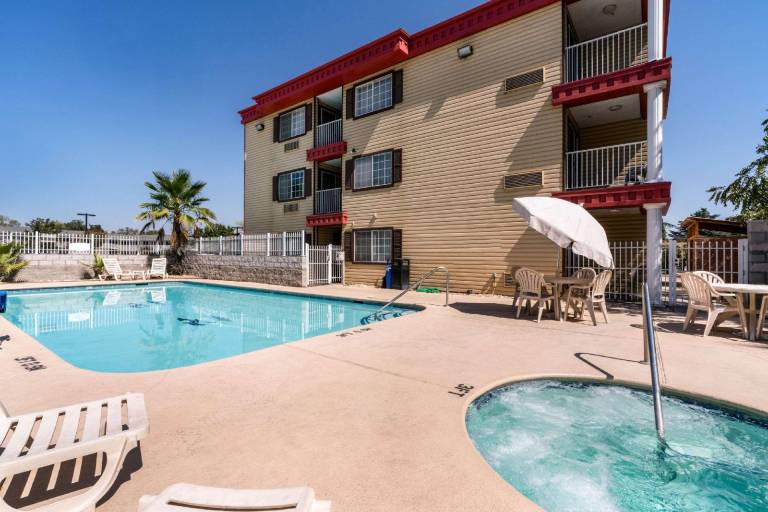 Comfort Suites Red Bluff near I-5 — photo 5