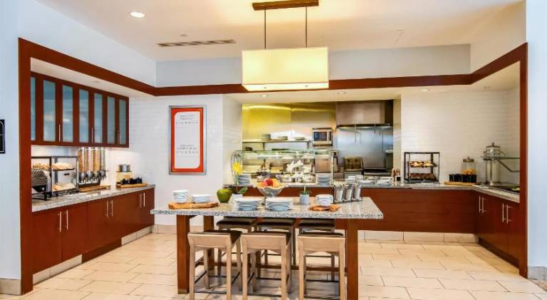 Hilton Garden Inn Alexandria Old Town National Harbor — photo 3