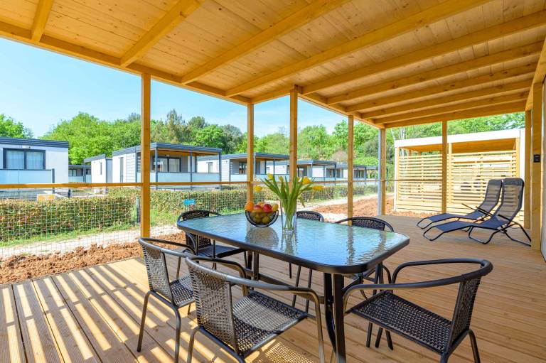 Nice mobile home with terrace, pool & yard | Pets allowed — photo 2