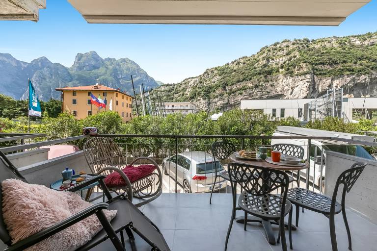 Holiday apartment with patio | Water view — photo 2