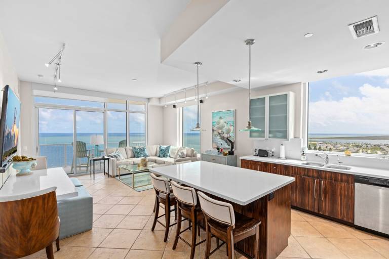 Condo with private pool — photo 2