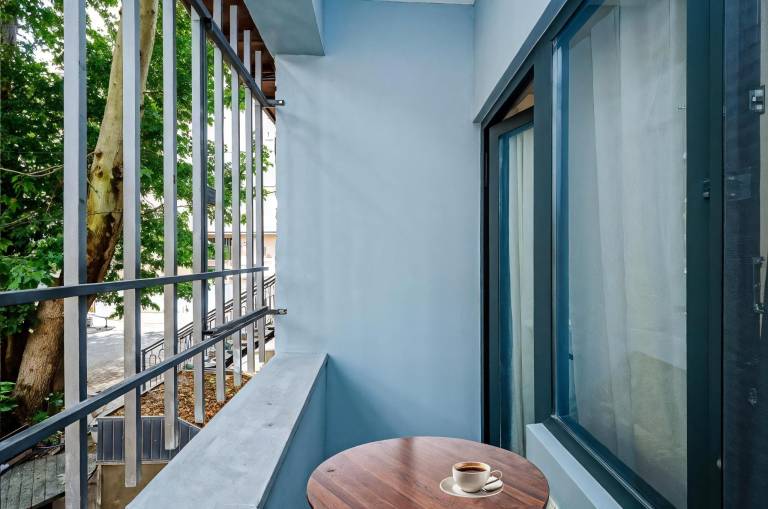 Serviced apartment with yard — photo 4