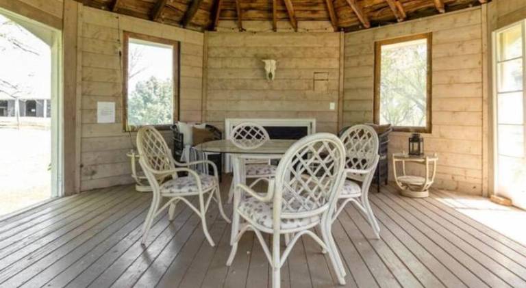 Chalet with pool — photo 4