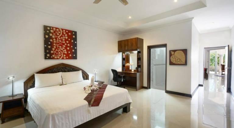 Pleasant villa with pool | Pet-friendly — photo 2