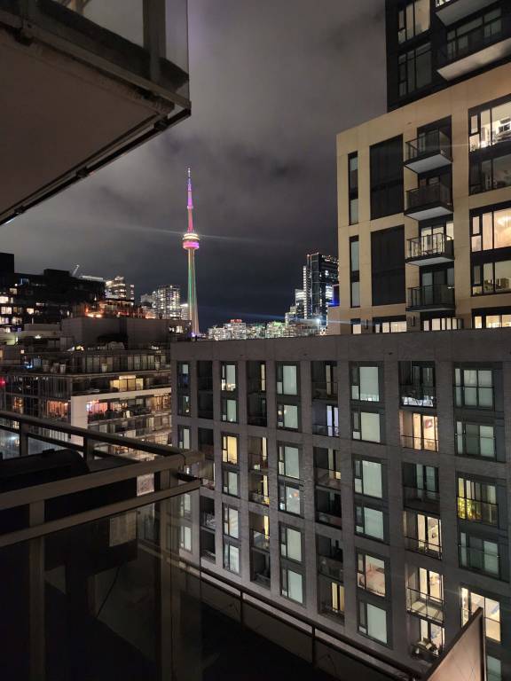 Toronto Central Modern Queen St Loft