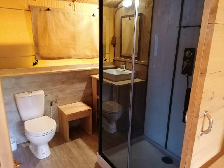 The ultimate glamping experience in our 5-person Dreamer — photo 4