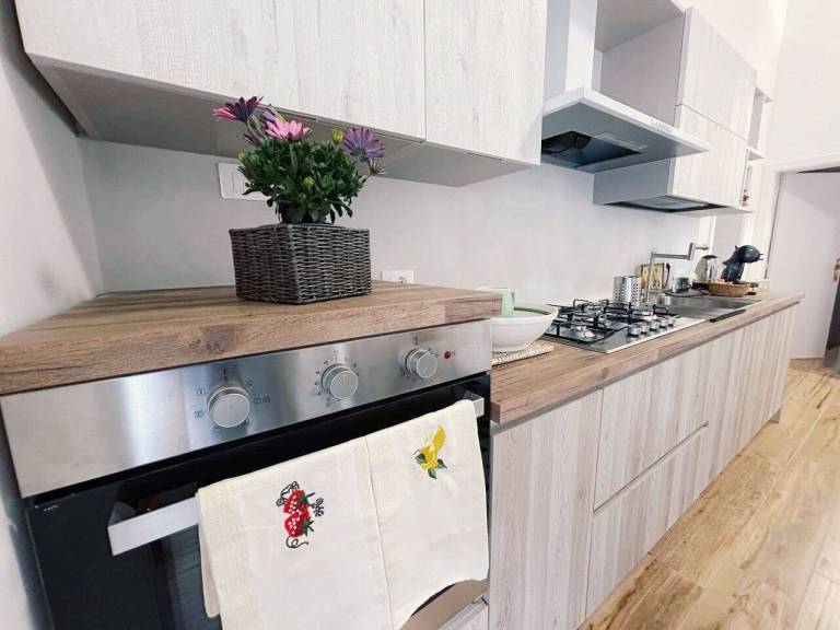 Family-oriented lovely apartment with barbecue & yard | Pets are welcome — photo 4