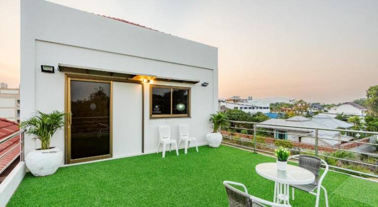 Villa with private pool & patio | Beach nearby | Dogs allowed — photo 5