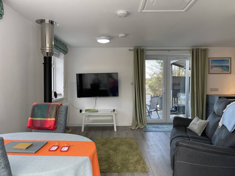 Cottage with garden & hot tub — photo 4