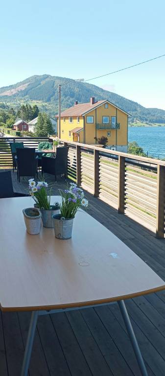 Family-oriented ample vacation home with terrace, garden & BBQ | Water view | Dogs allowed — photo 3