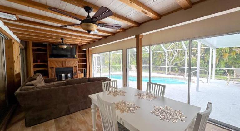 House with pool — photo 3