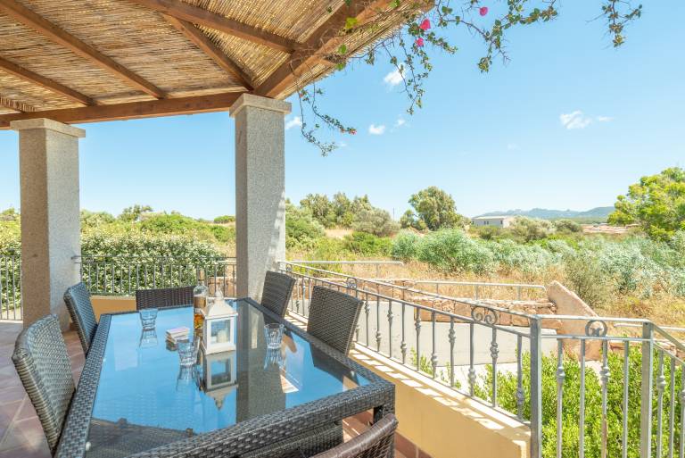 Fully equipped villa with fast internet, garden & terrace | City view | Dogs allowed — photo 3