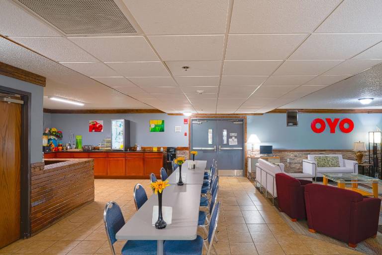 OYO Hotel Redwood Falls near Jackpot Casino — photo 3