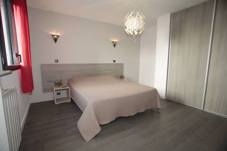 Villa with pool & terrace — photo 4