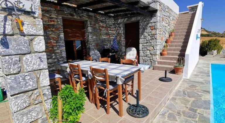 Villa with grill, yard & private pool — photo 2