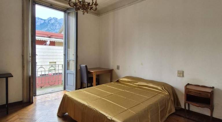 Appartamento completo o Camere private, Lecco Centro vicino alla stazione e al lago in Malgrate