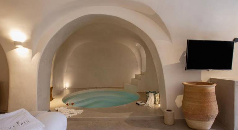 Villa with patio, pool & jacuzzi — photo 4