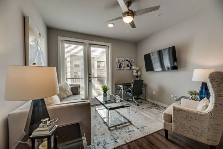MCK203 – 28min to Toyota Base Camp - Sleeps 4 - Public Transit — photo 2